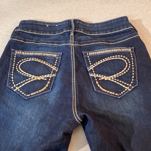 Revolution by Ricki’s - straight leg Claire Jeans. Size 28 - Picture 3 of 13